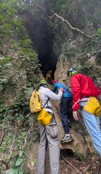 Entrée grotte Entrée grotte